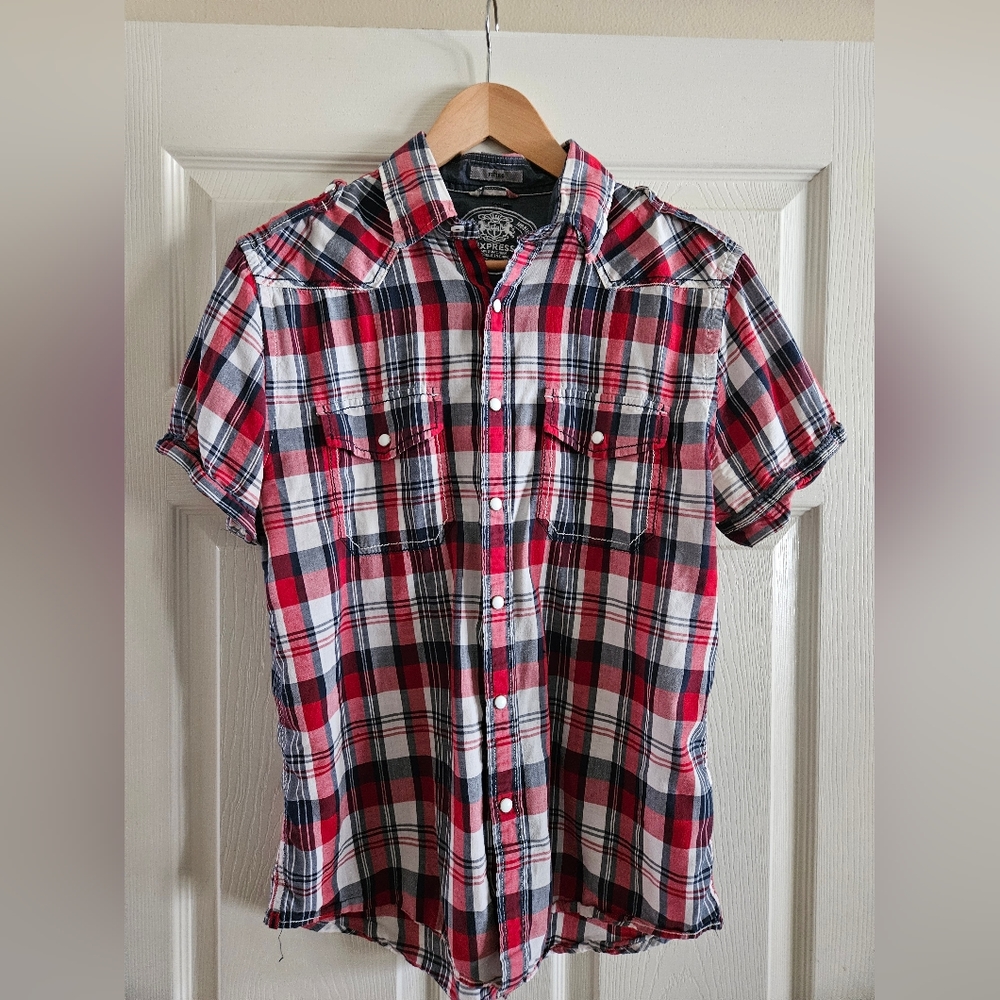 Mens Fitted Express Short Sleeve Shirt